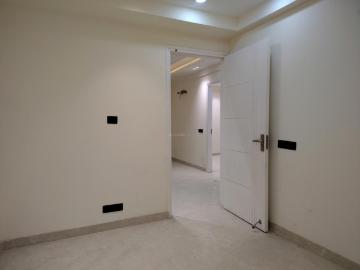 4 BHK Apartment in Chandan Hola for resale New Delhi. The reference number is 20217619