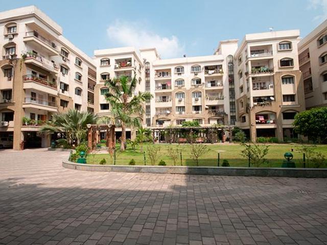 4 BHK Apartment in Chinar Park for resale Kolkata. The reference number is 21136163