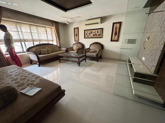 4 BHK Apartment in City Light for rent Surat. The reference number is 20065813
