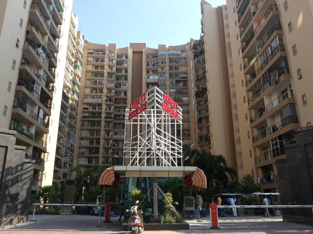 4 BHK Apartment in Crossings Republik for resale Ghaziabad. The reference number is 20380856