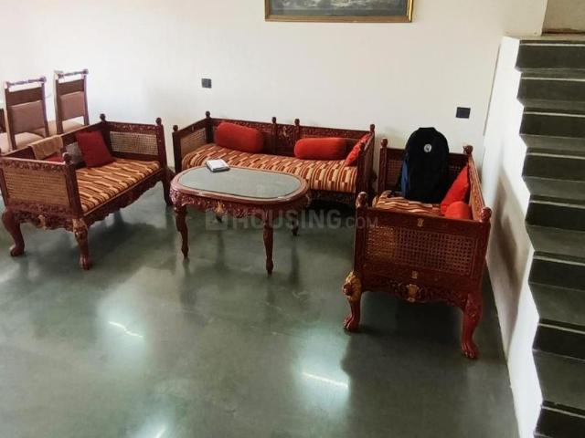 4 BHK Apartment in Ambawadi for rent Ahmedabad. The reference number is 19701968