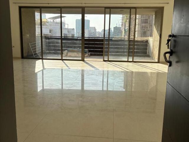 4 BHK Apartment in Ambawadi for rent Ahmedabad. The reference number is 19719963