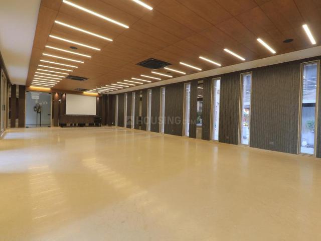 4 BHK Apartment in Ambawadi for rent Ahmedabad. The reference number is 20013673