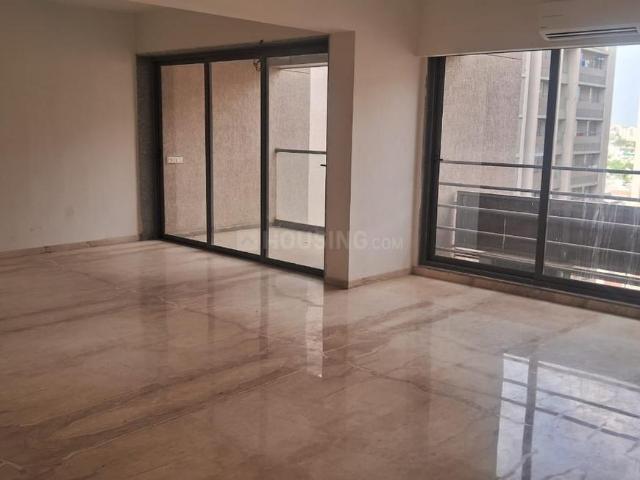 4 BHK Apartment in Ambawadi for rent Ahmedabad. The reference number is 20504693