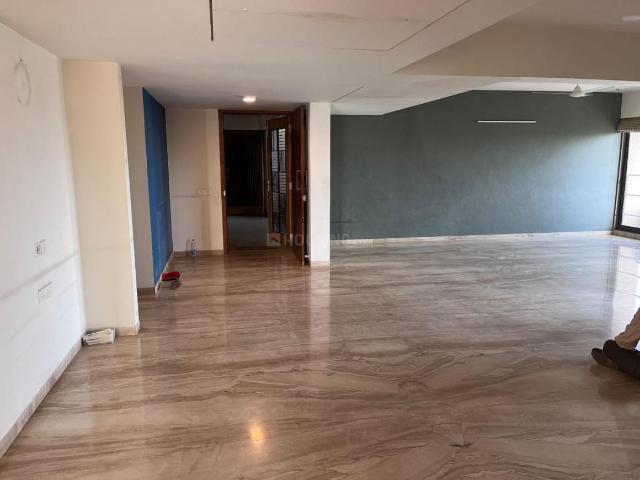 4 BHK Apartment in Ambawadi for rent Ahmedabad. The reference number is 20583458