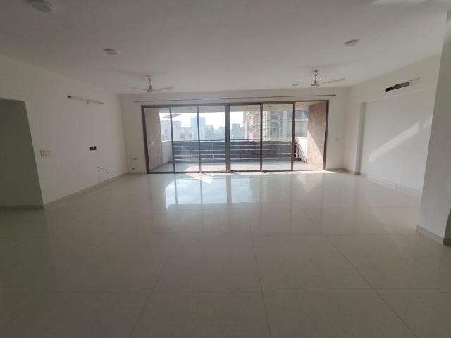 4 BHK Apartment in Ambawadi for resale Ahmedabad. The reference number is 20306845