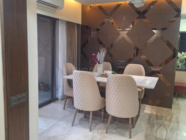 4 BHK Apartment in Ambawadi for resale Ahmedabad. The reference number is 20376492