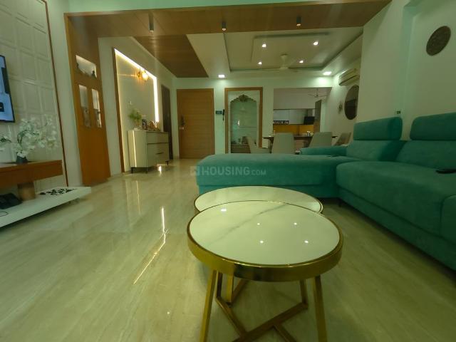 4 BHK Apartment in Ambawadi for resale Ahmedabad. The reference number is 21343250