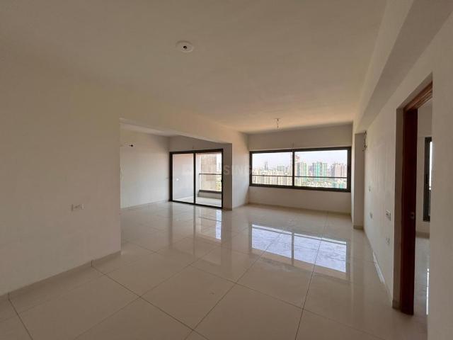 4 BHK Apartment in Ambli for rent Ahmedabad. The reference number is 21045455