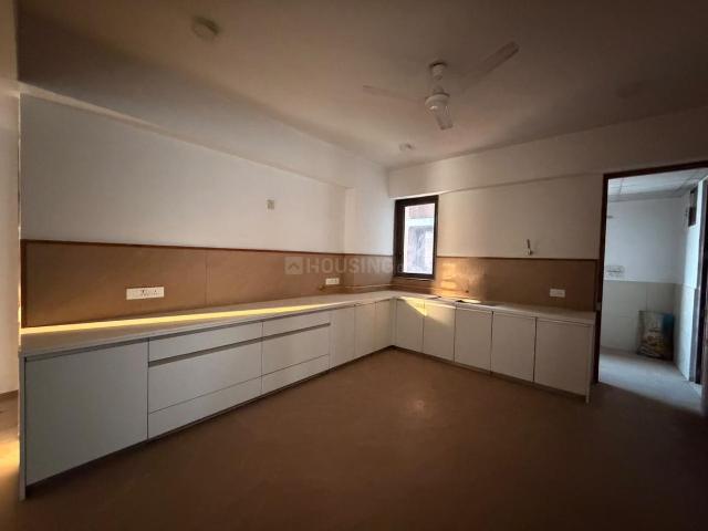 4 BHK Apartment in Ambli for rent Ahmedabad. The reference number is 21344081