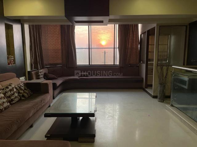 4 BHK Apartment in Andheri West for rent Mumbai. The reference number is 17044751