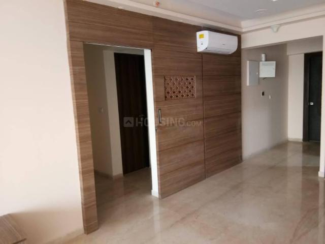 4 BHK Apartment in Andheri West for rent Mumbai. The reference number is 19953305