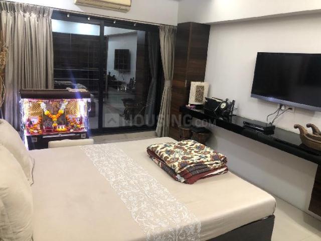 4 BHK Apartment in Andheri West for resale Mumbai. The reference number is 19614095