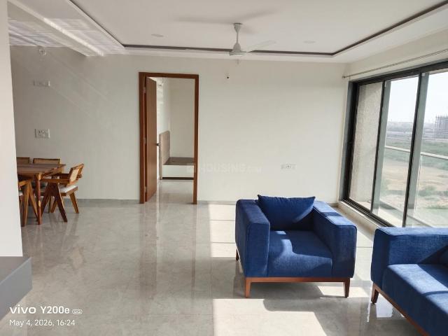 4 BHK Apartment in Abhva for rent Surat. The reference number is 20348184