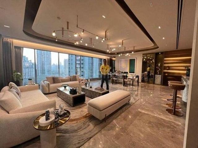 4 BHK Apartment in Agripada for resale Mumbai. The reference number is 20454556