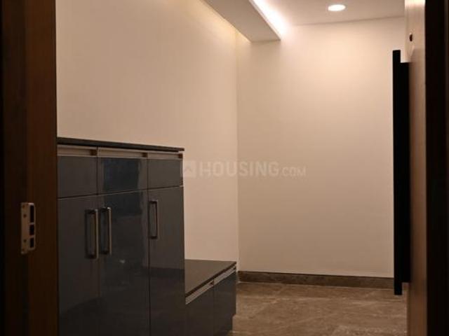 4 BHK Apartment in Alwarpet for rent Chennai. The reference number is 21380050