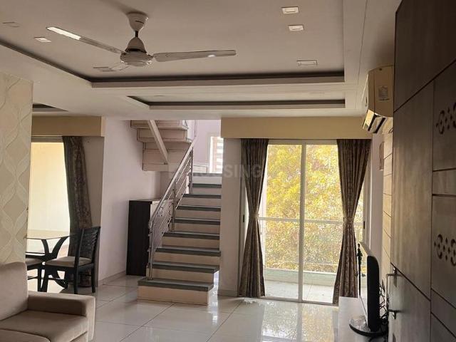 4 BHK Apartment in Alkapuri for rent Vadodara. The reference number is 21064704
