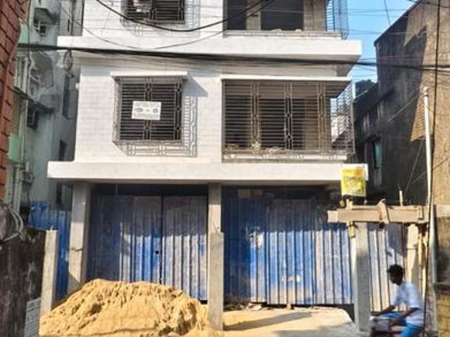 4 BHK Apartment in Ashok Nagar for resale Kolkata. The reference number is 19775282