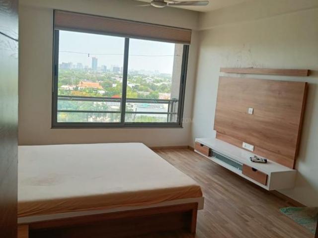 4 BHK Apartment in Ashok Vatika for rent Ahmedabad. The reference number is 20415566