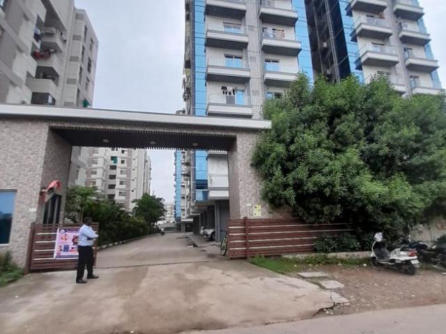 4 BHK Apartment in Atladara for rent Vadodara. The reference number is 20496598