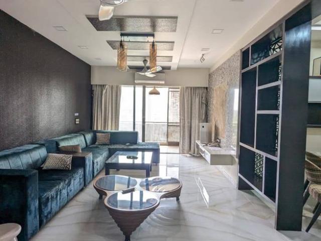 4 BHK Apartment in Bodakdev for rent Ahmedabad. The reference number is 18116750