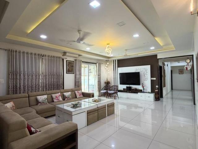 4 BHK Apartment in Bodakdev for rent Ahmedabad. The reference number is 18127060