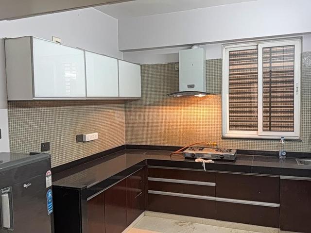 4 BHK Apartment in Bodakdev for rent Ahmedabad. The reference number is 18854775