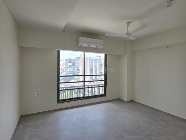 4 BHK Apartment in Bodakdev for rent Ahmedabad. The reference number is 19174471
