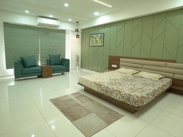 4 BHK Apartment in Bodakdev for rent Ahmedabad. The reference number is 19260758