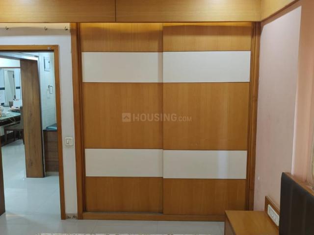 4 BHK Apartment in Bodakdev for rent Ahmedabad. The reference number is 19760095