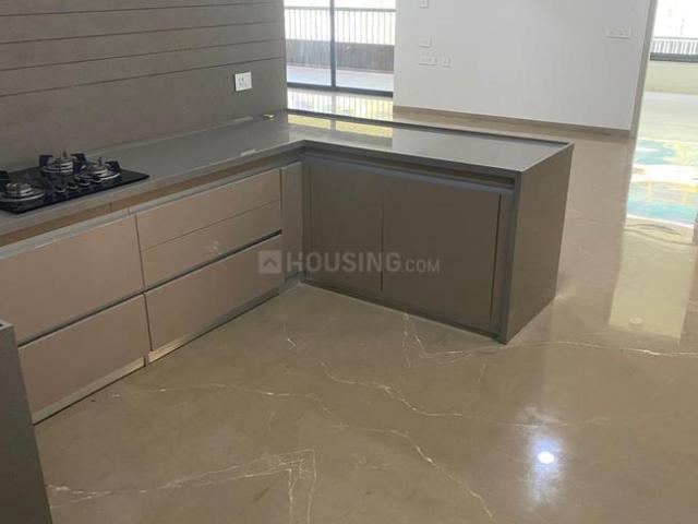 4 BHK Apartment in Bodakdev for rent Ahmedabad. The reference number is 19982570