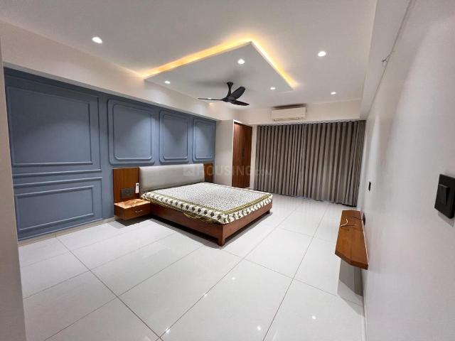 4 BHK Apartment in Bodakdev for rent Ahmedabad. The reference number is 20042772