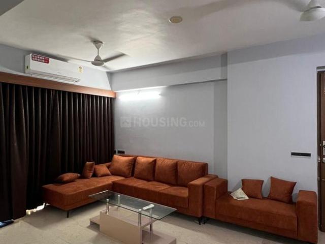 4 BHK Apartment in Bodakdev for rent Ahmedabad. The reference number is 20171109