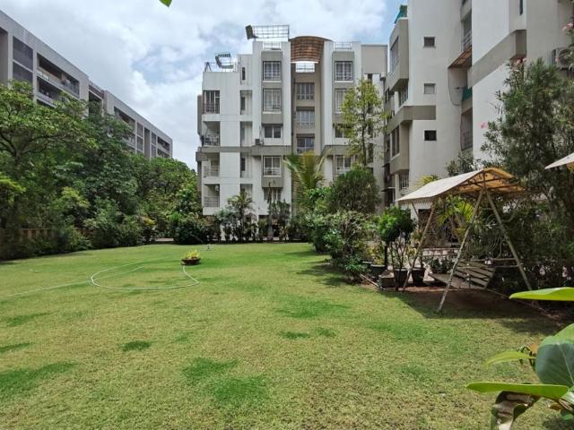 4 BHK Apartment in Bodakdev for rent Ahmedabad. The reference number is 20501929