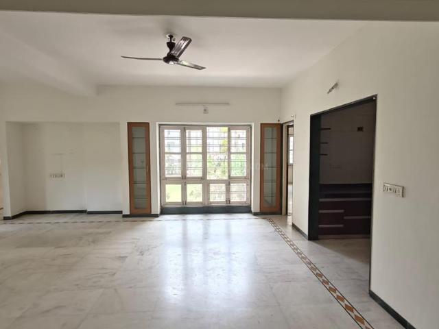 4 BHK Apartment in Bodakdev for rent Ahmedabad. The reference number is 20622646