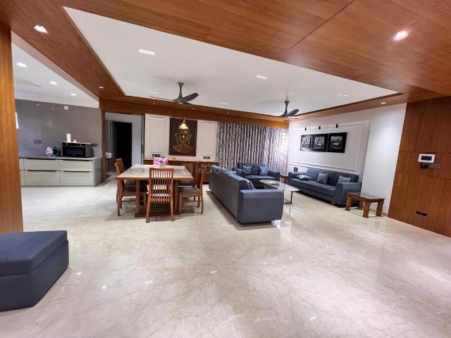 4 BHK Apartment in Bodakdev for rent Ahmedabad. The reference number is 20818997