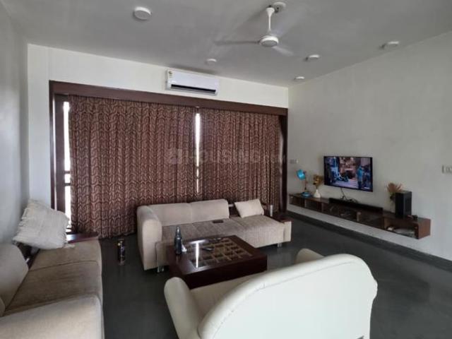4 BHK Apartment in Bodakdev for rent Ahmedabad. The reference number is 21091359