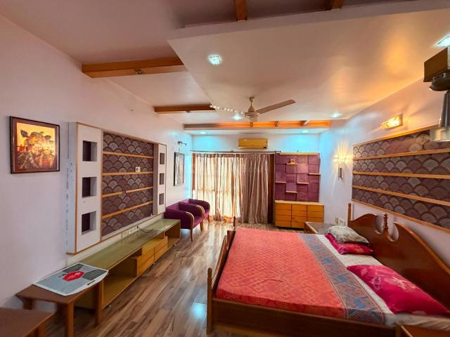 4 BHK Apartment in Bodakdev for rent Ahmedabad. The reference number is 21157386