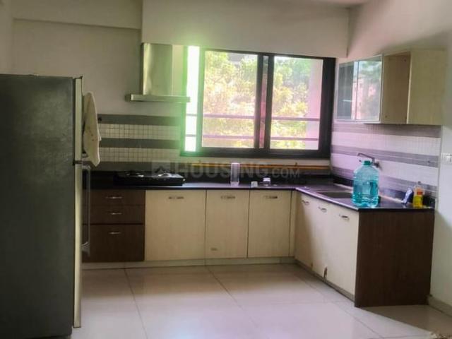4 BHK Apartment in Bodakdev for rent Ahmedabad. The reference number is 21180526