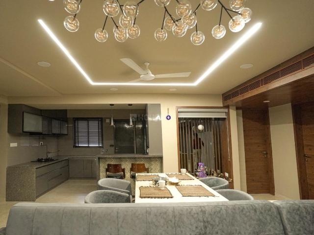 4 BHK Apartment in Bodakdev for rent Ahmedabad. The reference number is 21211528