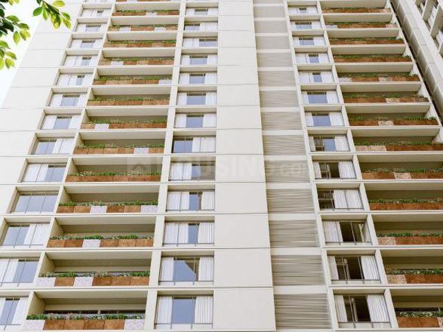 4 BHK Apartment in Bodakdev for resale Ahmedabad. The reference number is 19801885