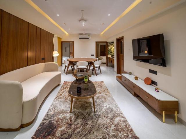 4 BHK Apartment in Bodakdev for resale Ahmedabad. The reference number is 19960475
