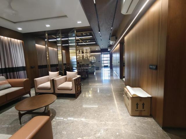 4 BHK Apartment in Bodakdev for resale Ahmedabad. The reference number is 20599793