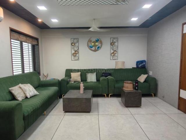 4 BHK Apartment in Bodakdev for resale Ahmedabad. The reference number is 21043778