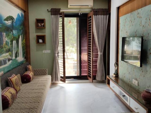 4 BHK Apartment in Bodakdev for resale Ahmedabad. The reference number is 21215913