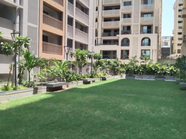 4 BHK Apartment in Bopal for rent Ahmedabad. The reference number is 21345503