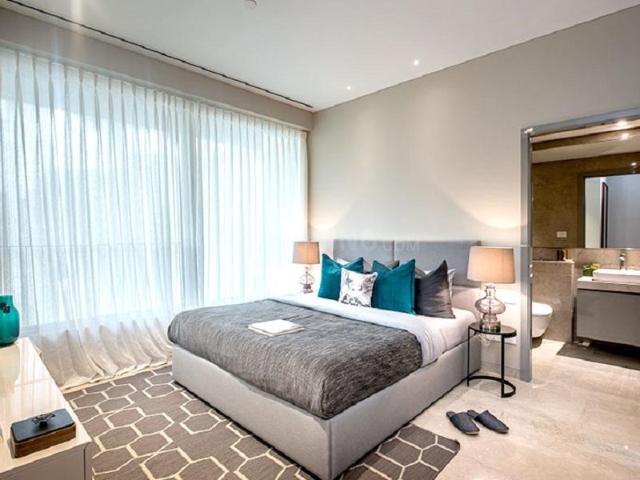 4 BHK Apartment in Borivali West for resale Mumbai. The reference number is 18503704