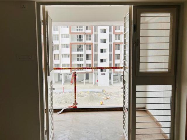 4 BHK Apartment in Balaji Nagar for rent Pune. The reference number is 21343404