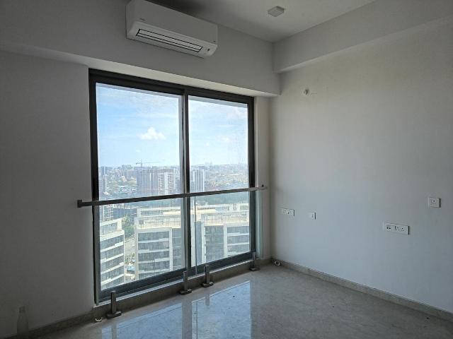 4 BHK Apartment in Bandra East for rent Mumbai. The reference number is 18125013
