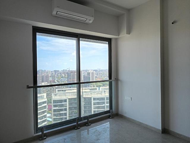 4 BHK Apartment in Bandra East for rent Mumbai. The reference number is 19136418